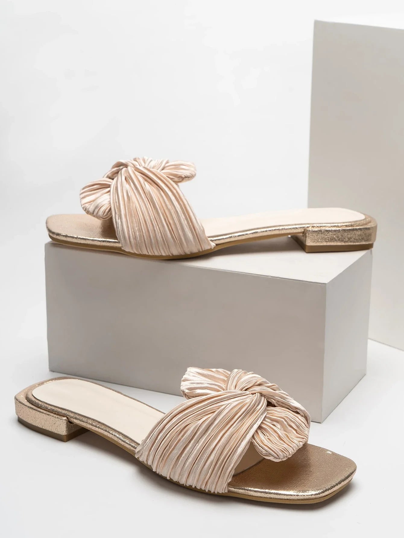 Fashionable Outdoor Flat Slippers