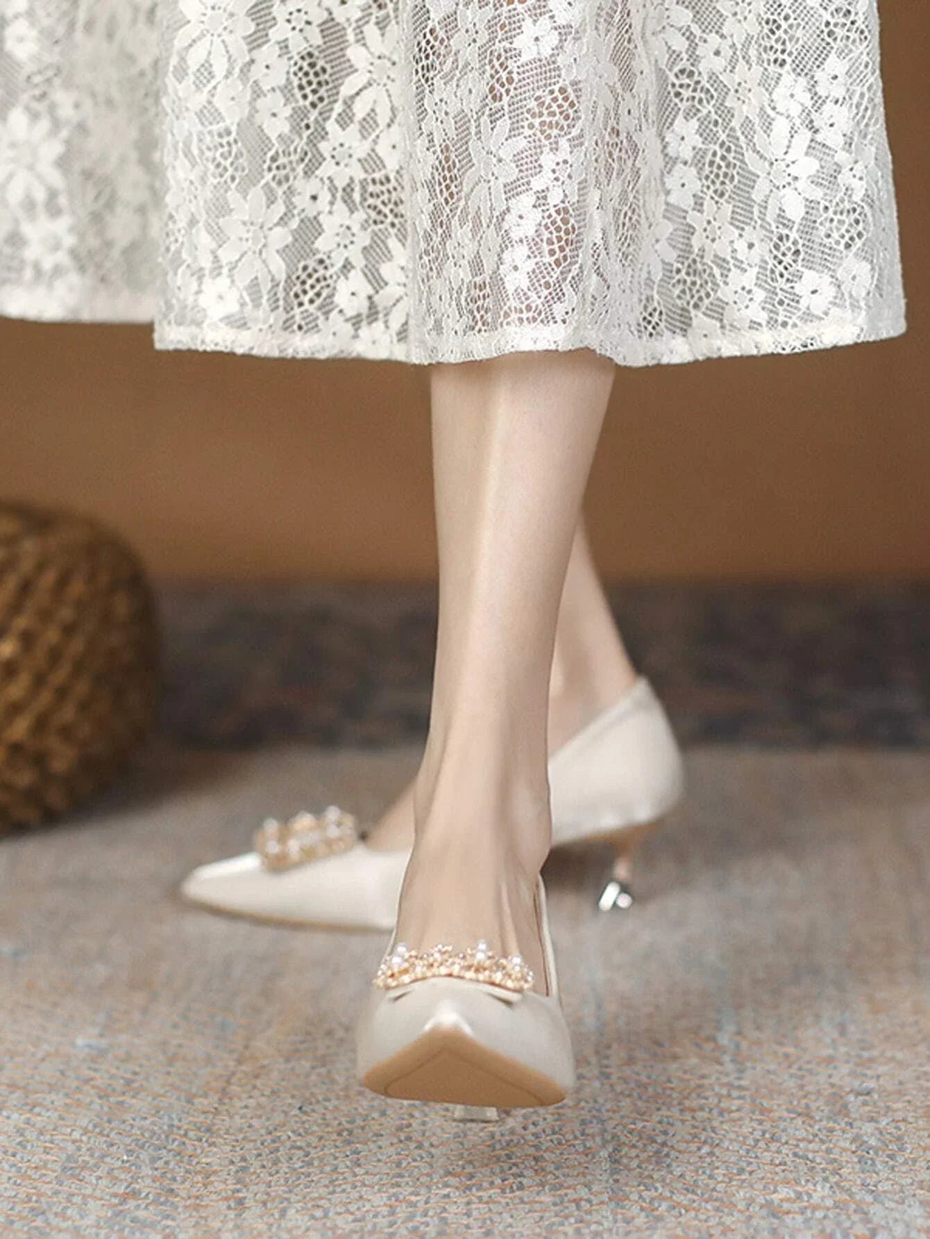 Faux Pearl Decor Court Pumps