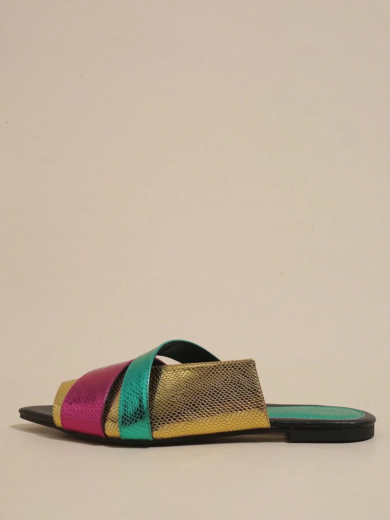 Fashionable Women's Pointed Toe Slippers