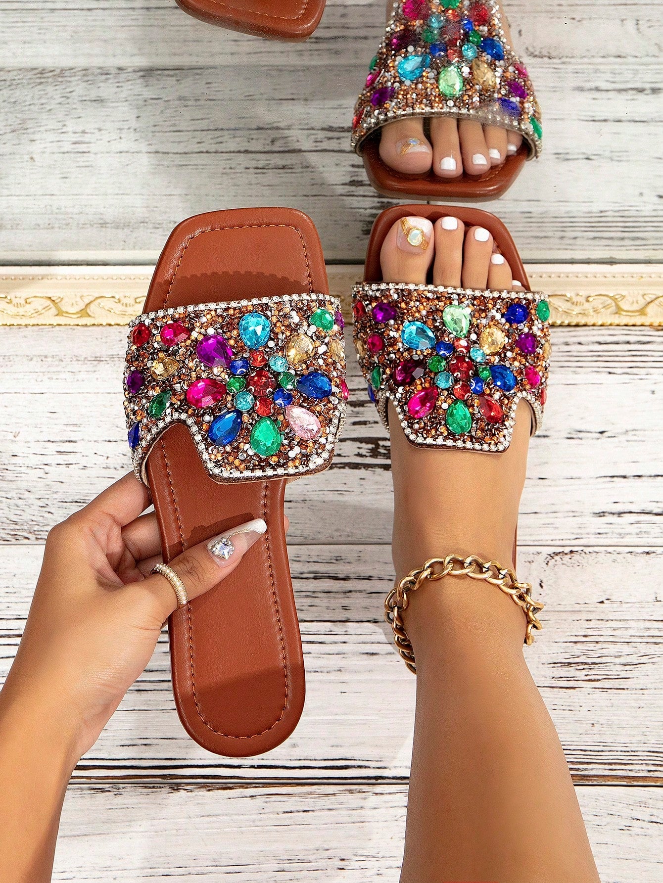 Fashionable Women's Colorful Rhinestone Flat Sandals