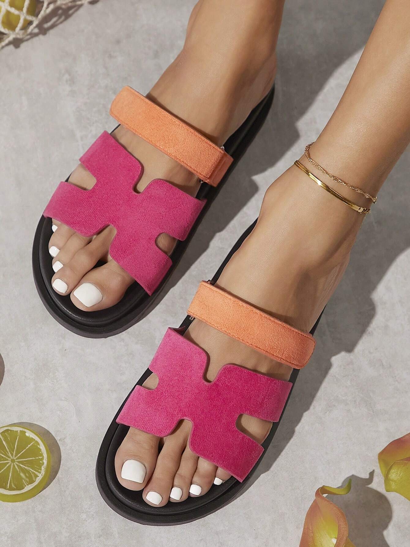 SHUZIA Women's Flat Sandals