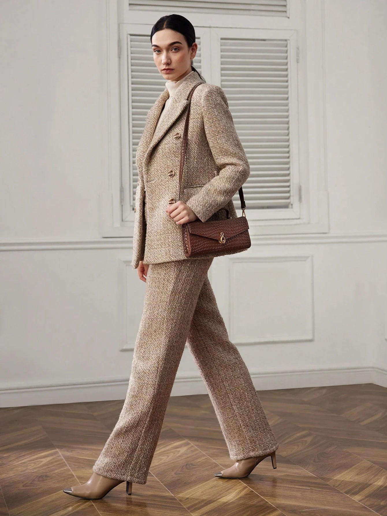 MOTF PREMIUM TEXTURED SQUARE TOP HANDLE BAG