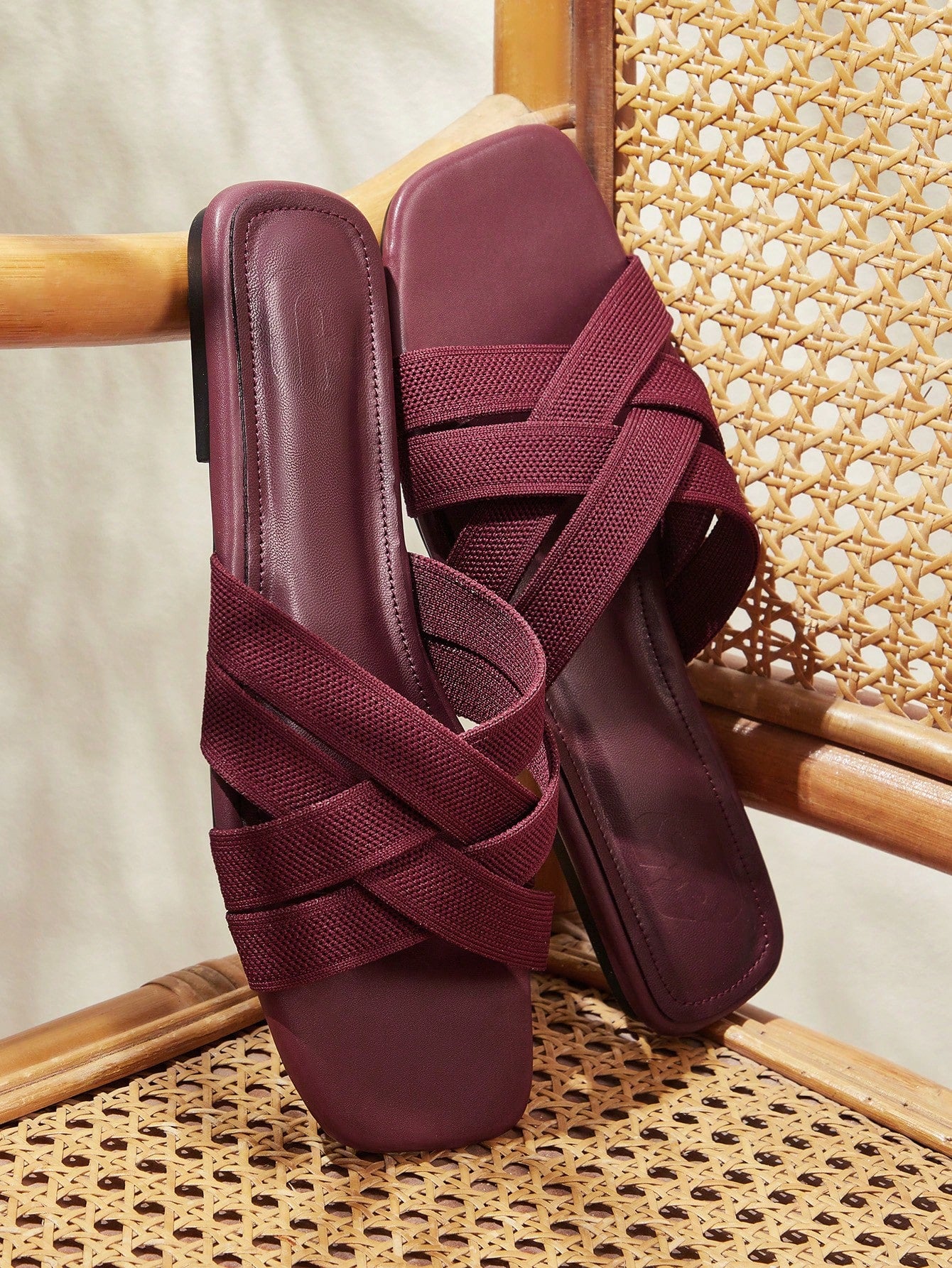 BASICS CUCCOO Casual Versatile Simple Flat Sandals