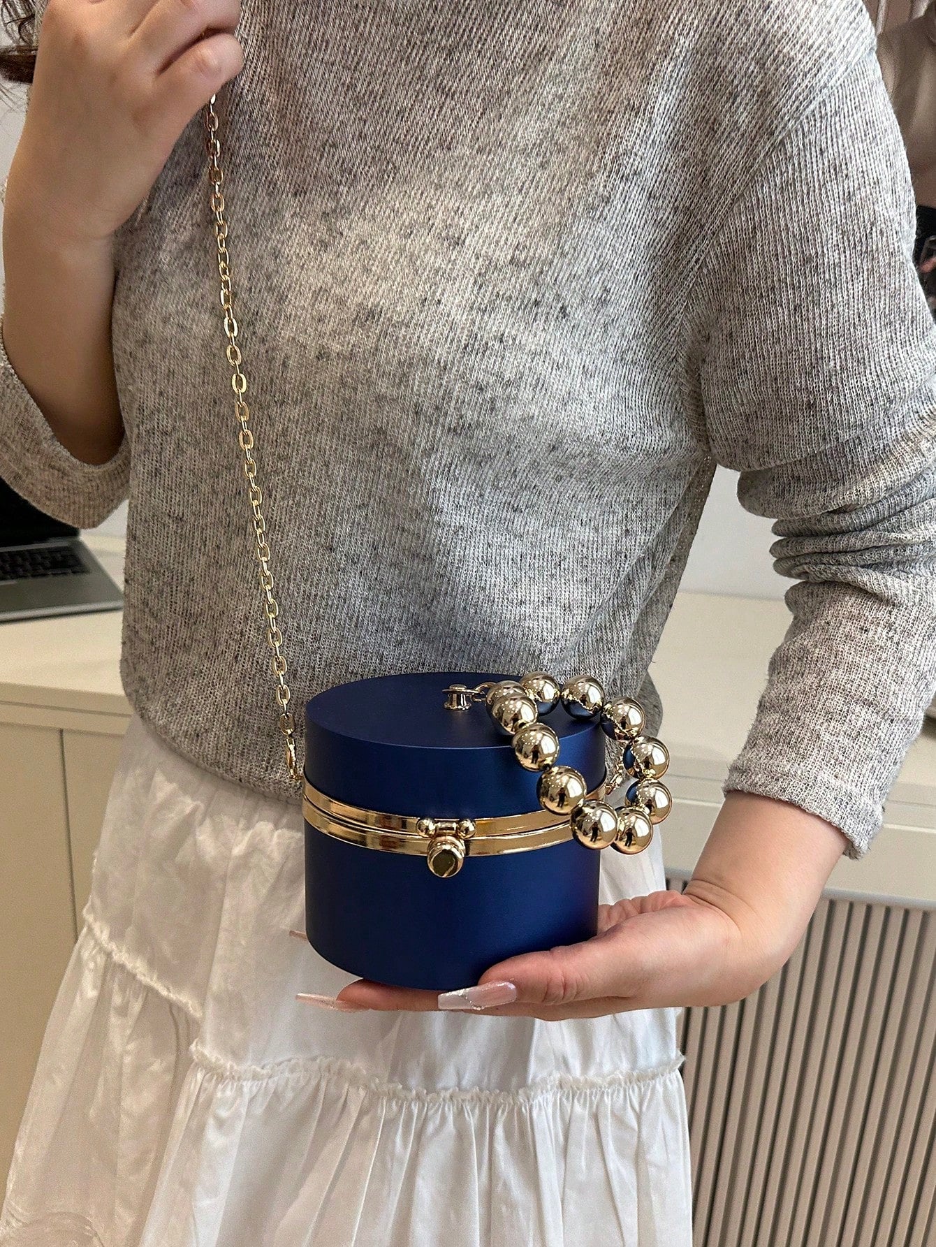 Niche Design Metal Chain Bag