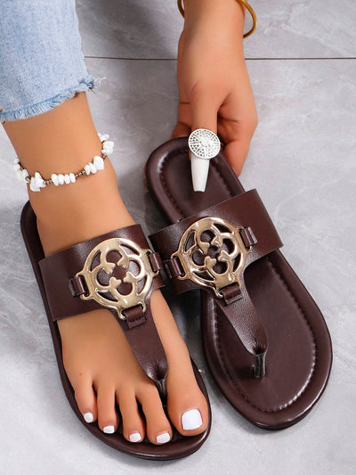 Ladies' Metal Decoration Casual & Fashionable Soft Cushioned Slippers With Toe Post