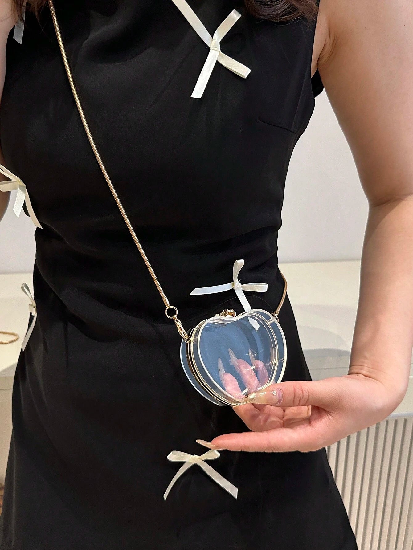 Niche Design Metal Chain Bag