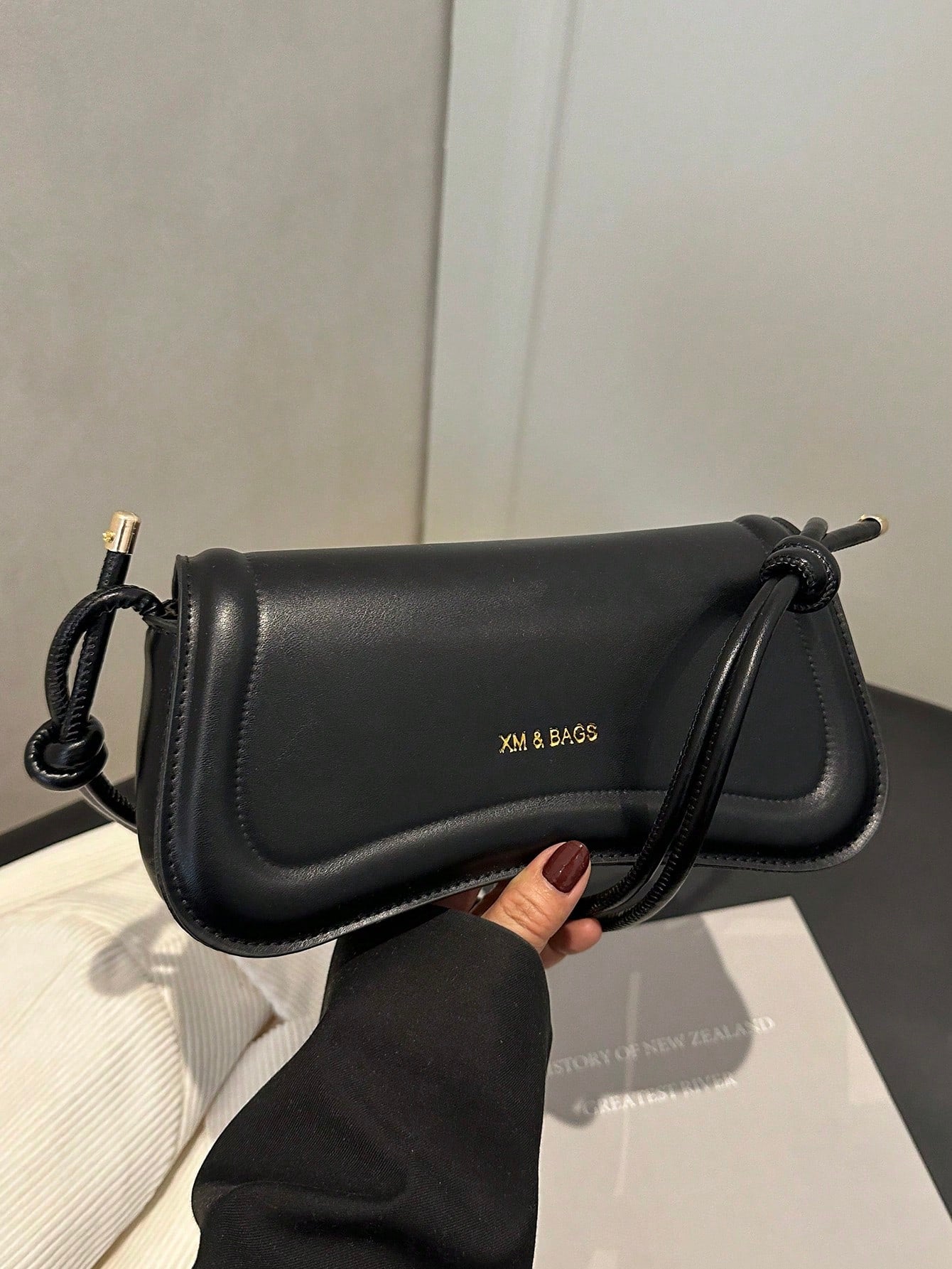 Minimalist Solid Color Shoulder Flap Bag
