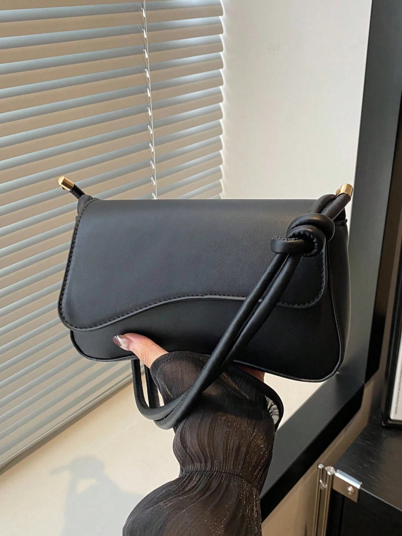 Minimalist Solid Color Shoulder Flap Bag