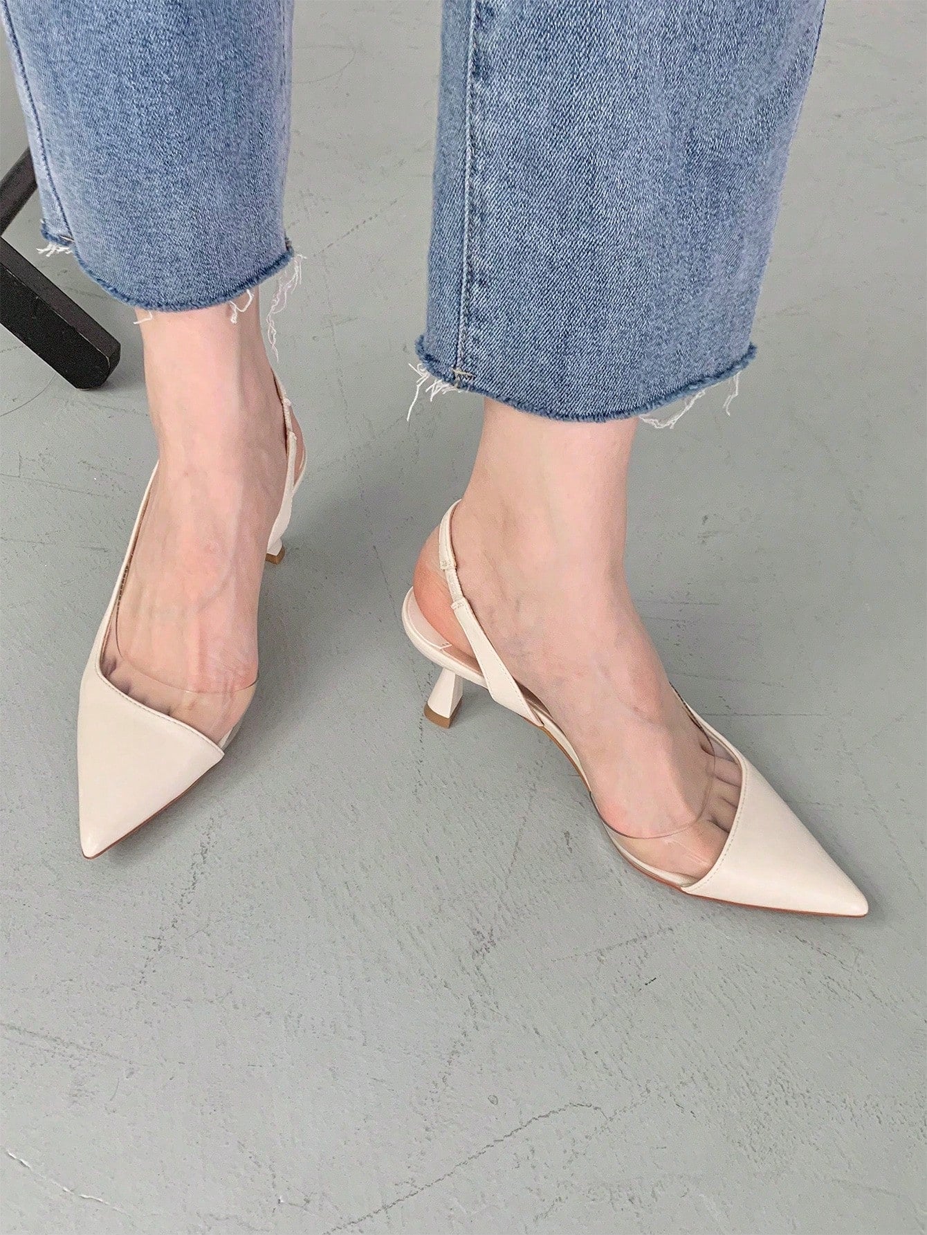 Women White Sculptural Heeled Pumps