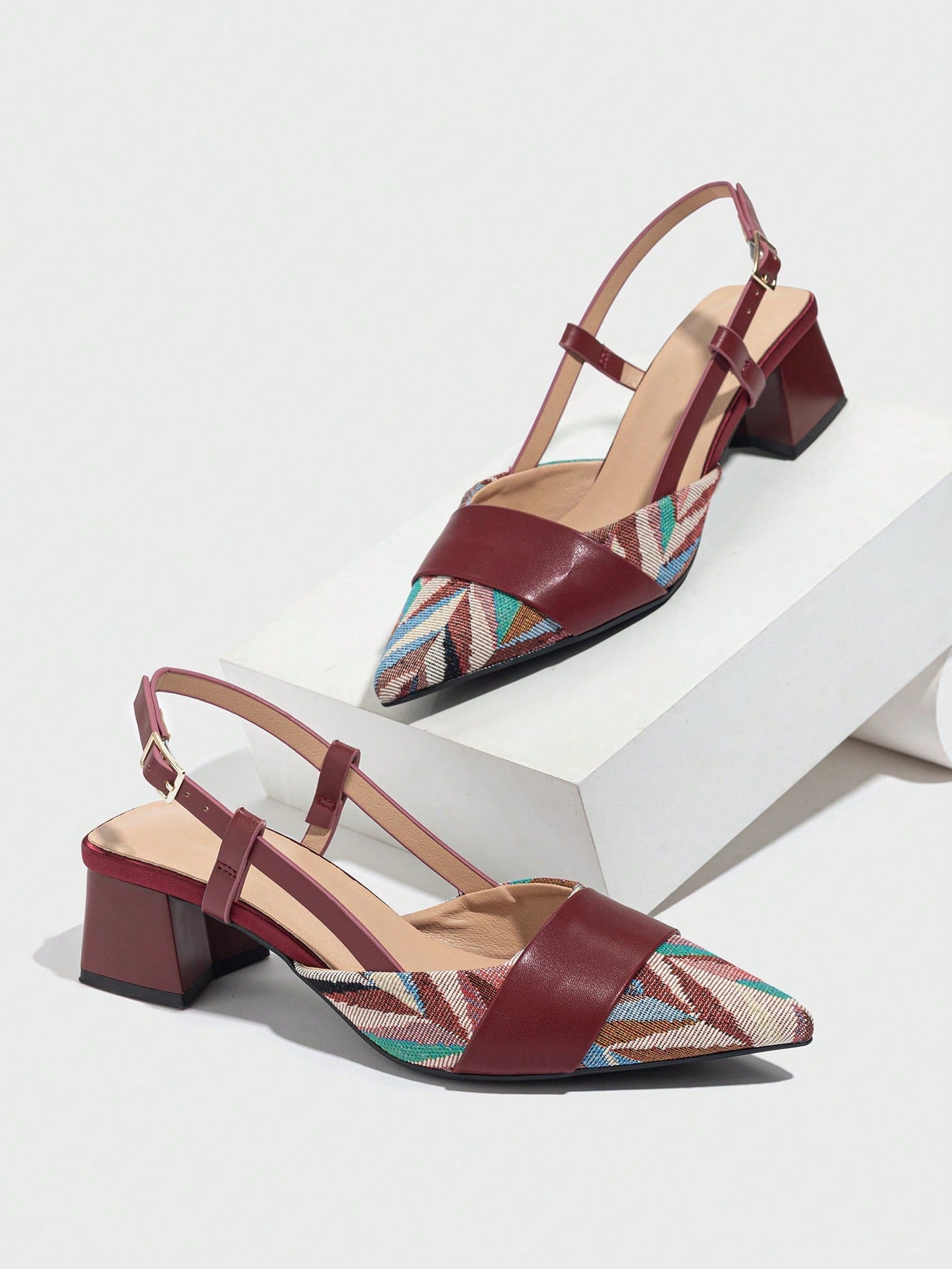 Women's Pointed Toe Closed Toe Two-Tone Thick Heel Dress Pumps