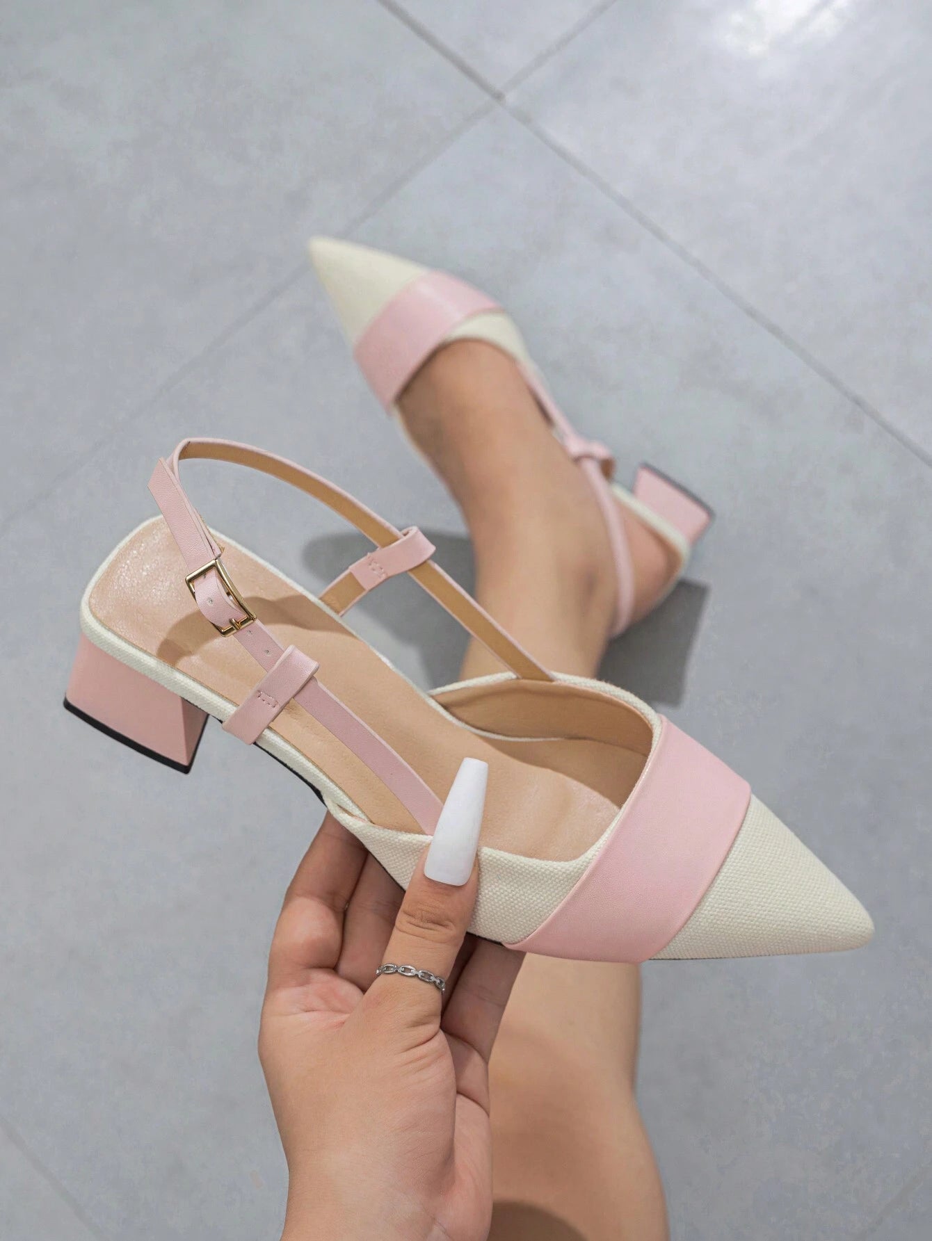 Women's Pointed Toe Closed Toe Two-Tone Thick Heel Dress Pumps
