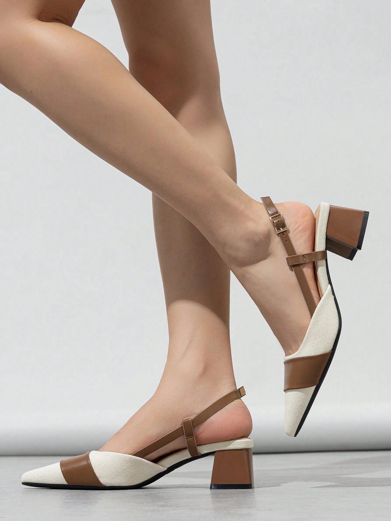 Women's Pointed Toe Closed Toe Two-Tone Thick Heel Dress Pumps