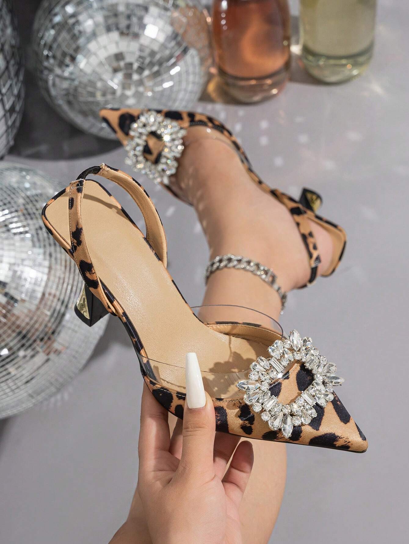 Women's Pointed Toe High Heels With Rhinestone Decoration